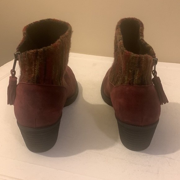 Born Concepts Women's Burgundy Suede Ankle Boots Size 9.5M Boho Bohemian Casual - Picture 13 of 15